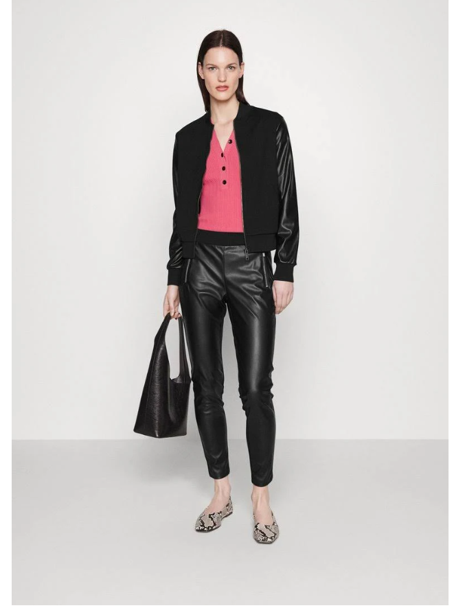 Pantalones pitillo de piel sintetica