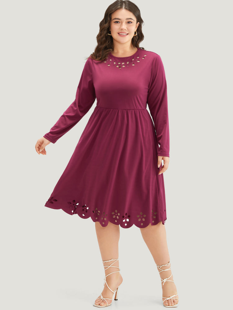 Vestido con aberturas florales
