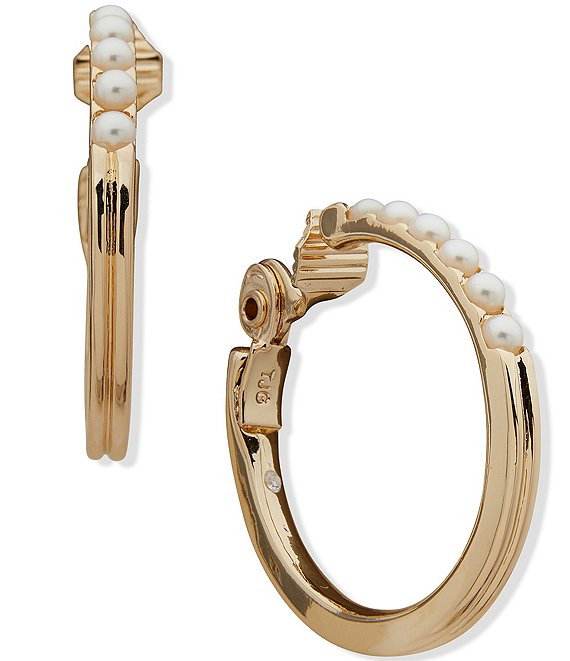 Aretes de clip con detalle de perlas