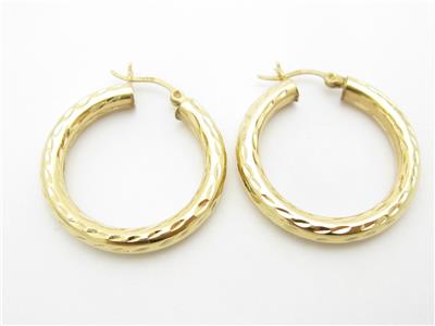 Aretes de aro texturizados