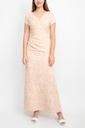 vestido largo con efecto bordado