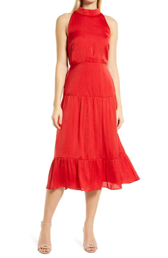 Vestido escalonado con cuello alto