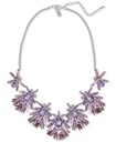 Collar llamativo con forma de abanico