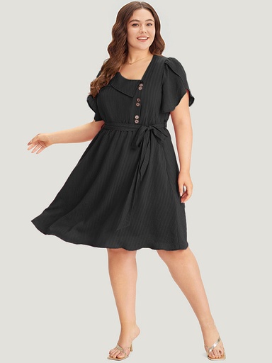 Vestido corto de escote asimétrico