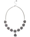 Collar con forma de lazo en racimo