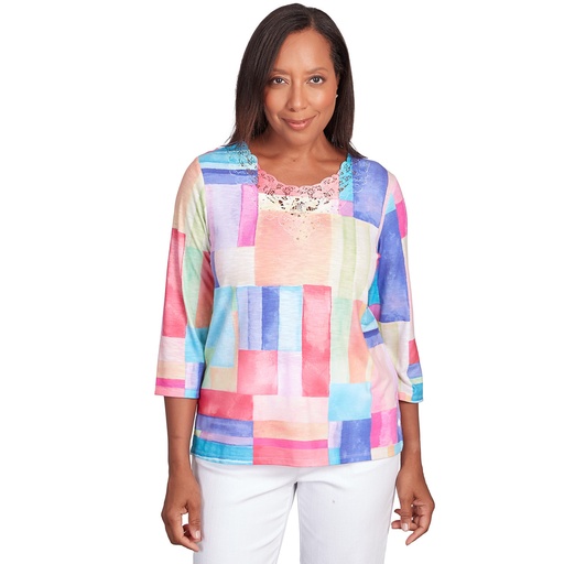 Blusa con cuello de encaje patchwork