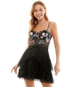 Vestido floral con vuelo de tul