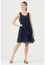 Vestido formal de gasa con escote joya