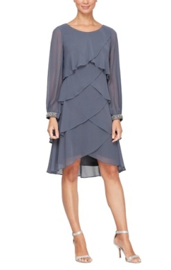 vestido de cóctel con mangas largas