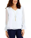 Blusa con cuello fruncido y collar