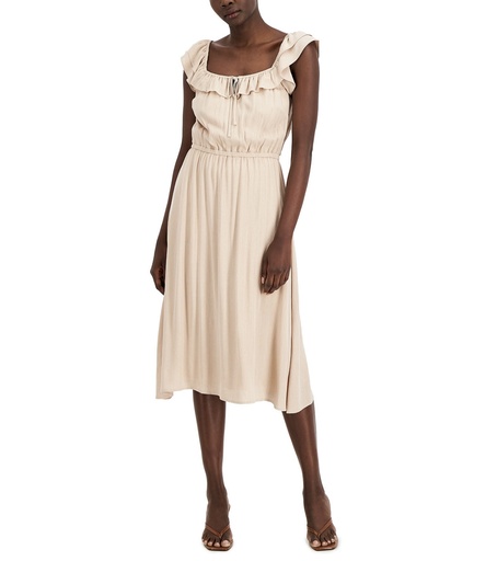 vestido con escote de volantes