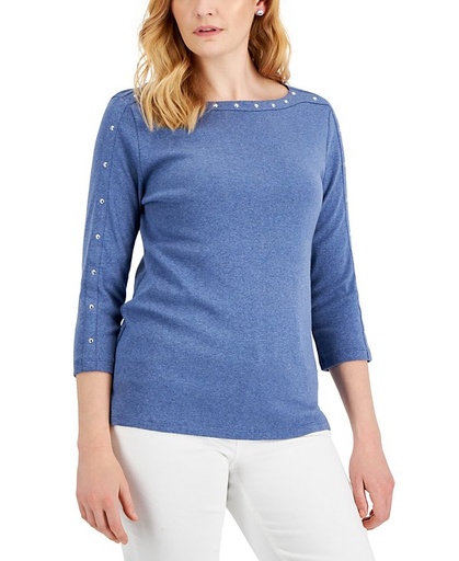 Blusa con escote barco y tachuelas