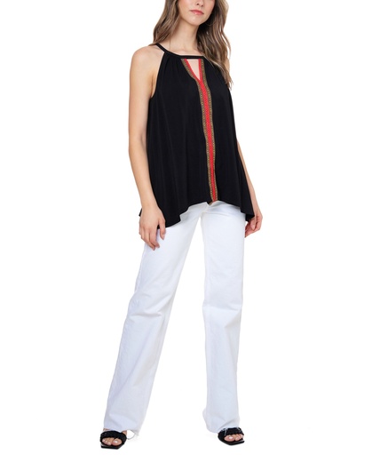 Blusa con ribete de croshet