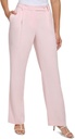 Pantalón con pliegues en enfrente