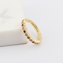 Anillo con incrustaciones de circonias