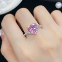 Anillo con piedra de corazón