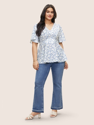 Blusa floral con mangas de volantes