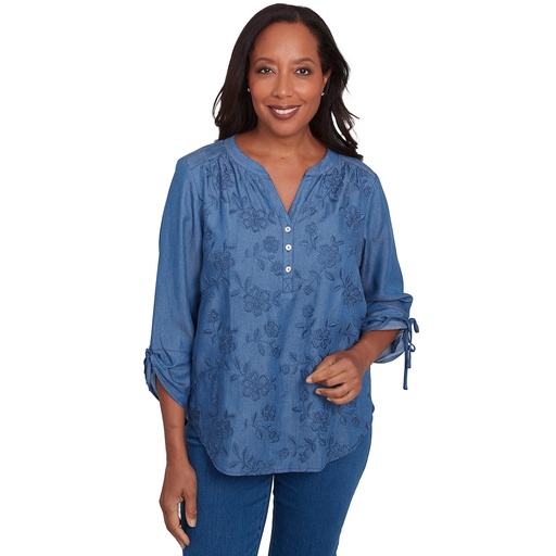 Blusa con bordado floral