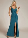 Vestido con lentejuelas en los hombros