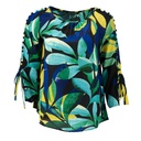 Blusa con manga 3/4, cuello redondo