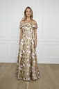Vestido floral con hombros descubiertos