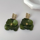 Aretes de flores acrílicas