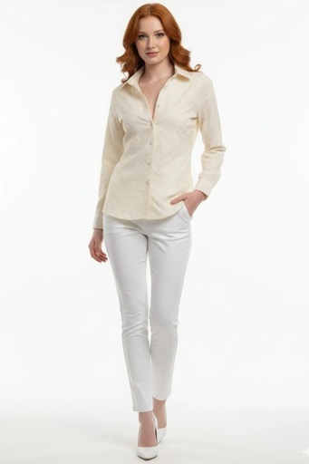 Blusa camisera con bordado floral