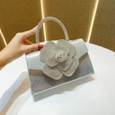 Bolso con diamantes y rosas