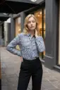 Blusa camisera con estampado floral