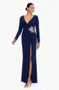 Vestido largo con cintura adornada 