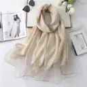 Elegante chal ribete transparente  