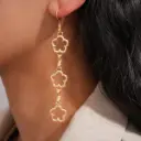 Aretes colgantes de flores